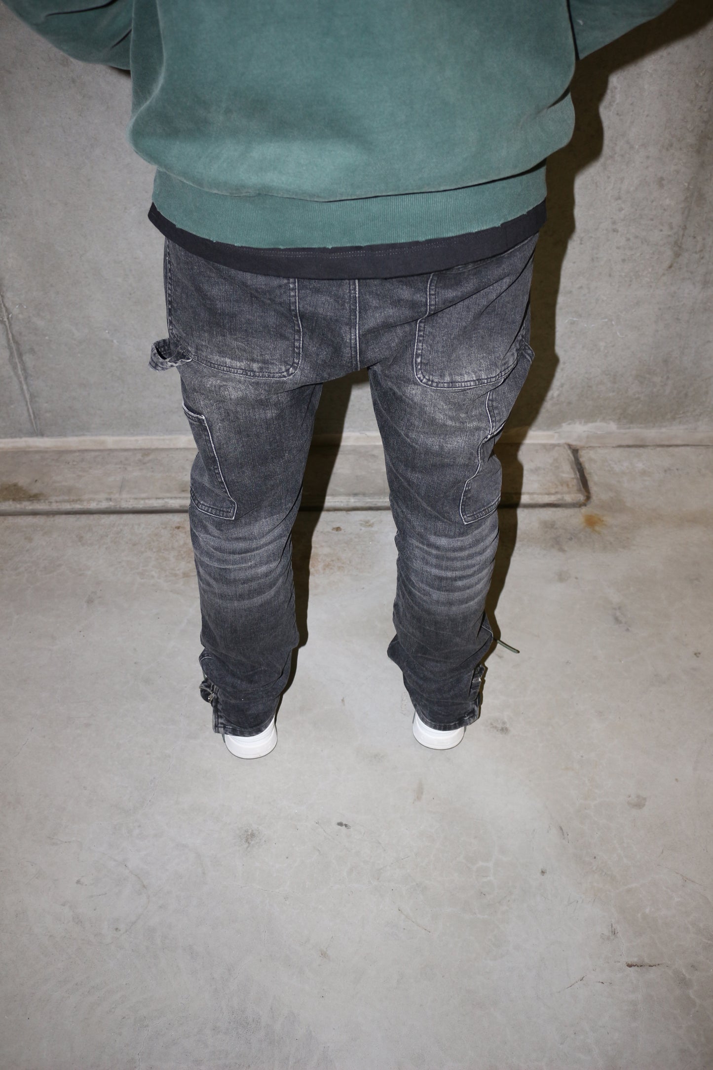 Dark Bleach Zip Jeans